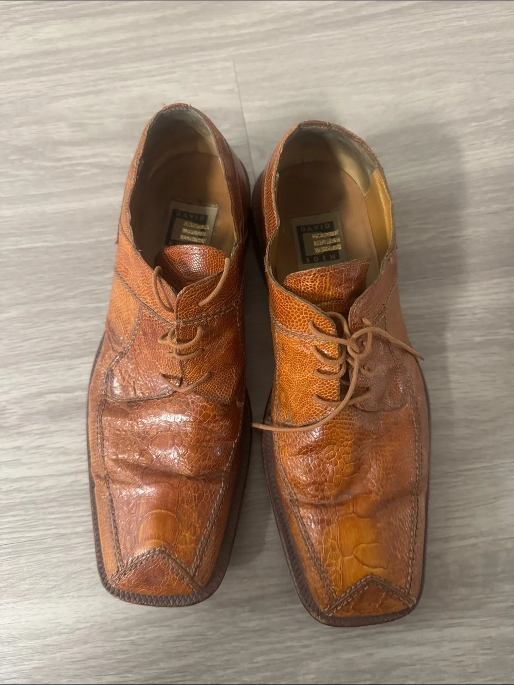 Men's Cognac Leather Lace-Up Derby Shoes